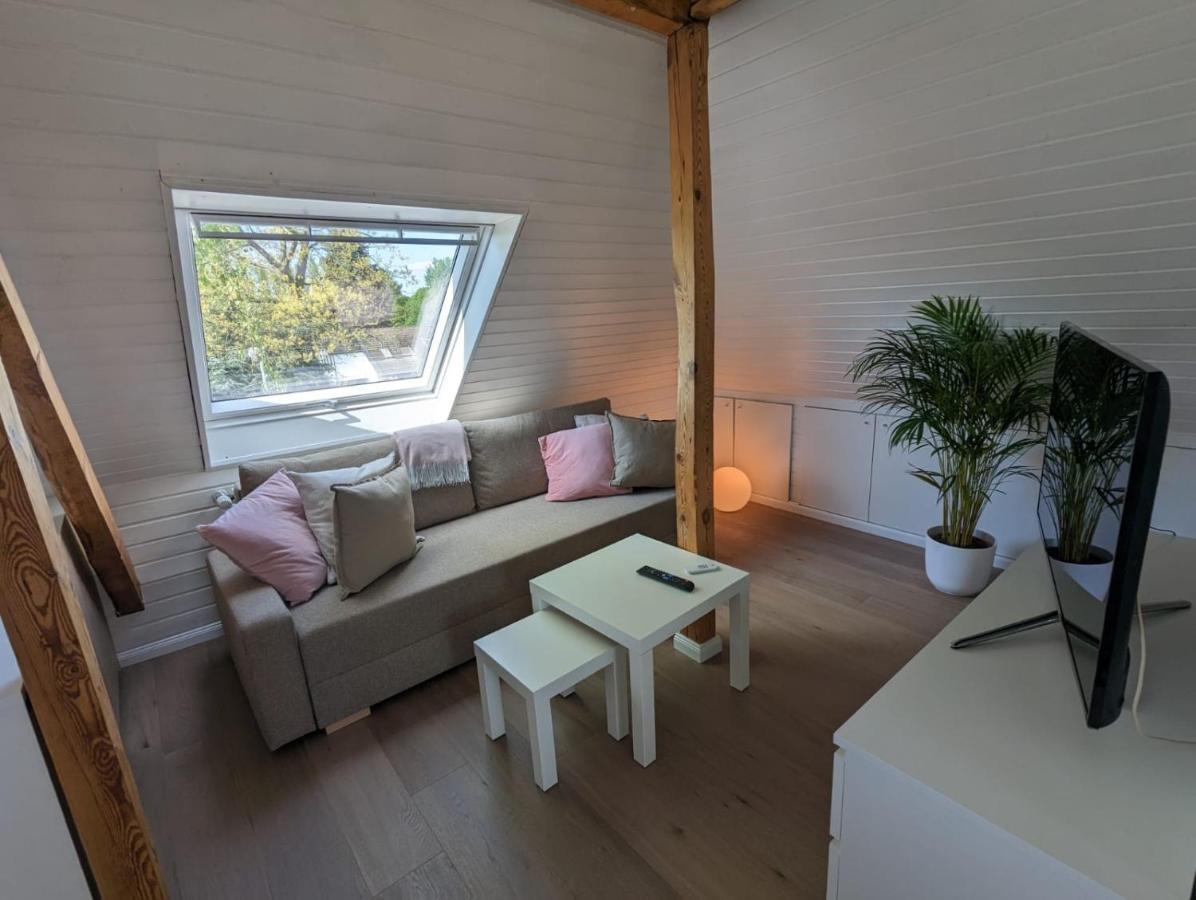 Helles Dachgeschoss-Appartement Krefeld Exterior foto