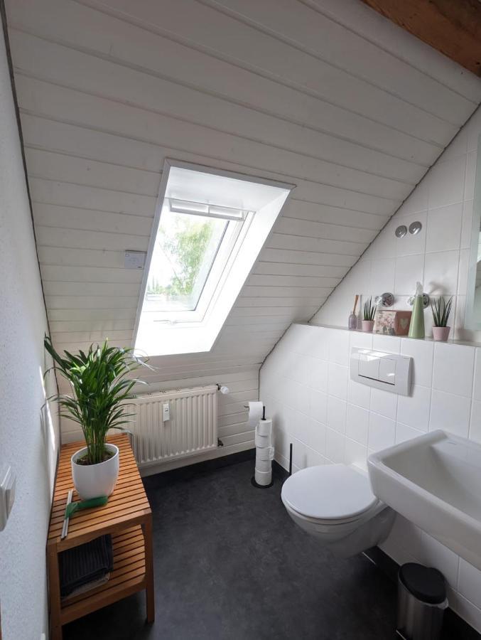 Helles Dachgeschoss-Appartement Krefeld Exterior foto
