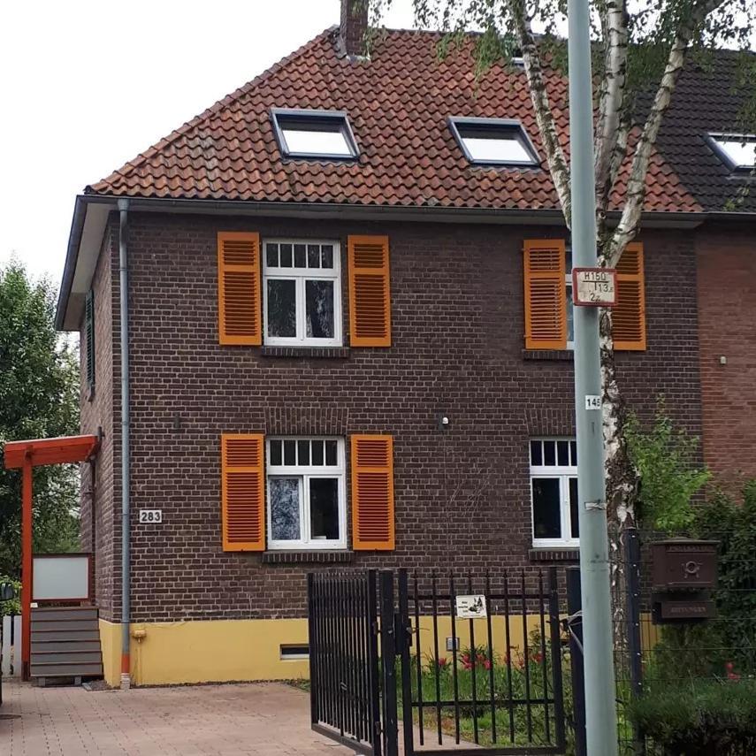 Helles Dachgeschoss-Appartement Krefeld Zimmer foto